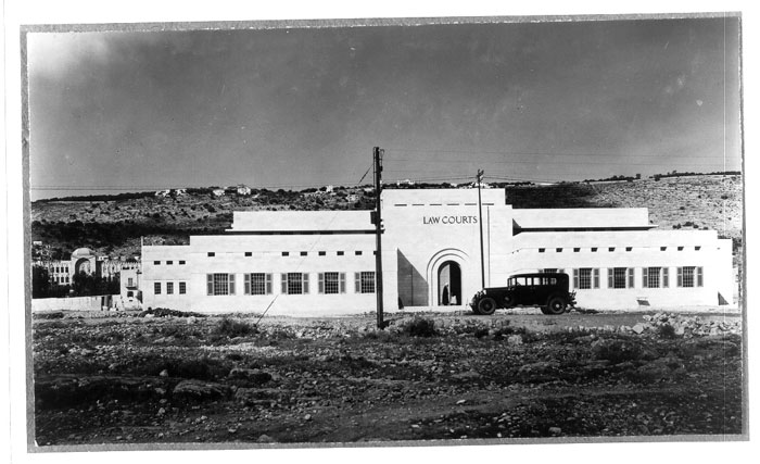 https://upload.wikimedia.org/wikipedia/commons/3/3c/Haifa_old_court.jpg